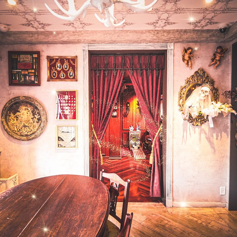 CHAMBER OF RAVEN