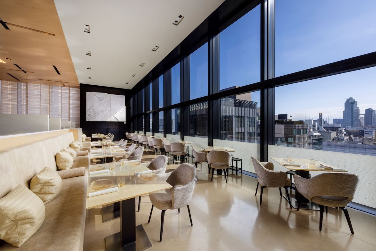 Beige Alain Ducasse