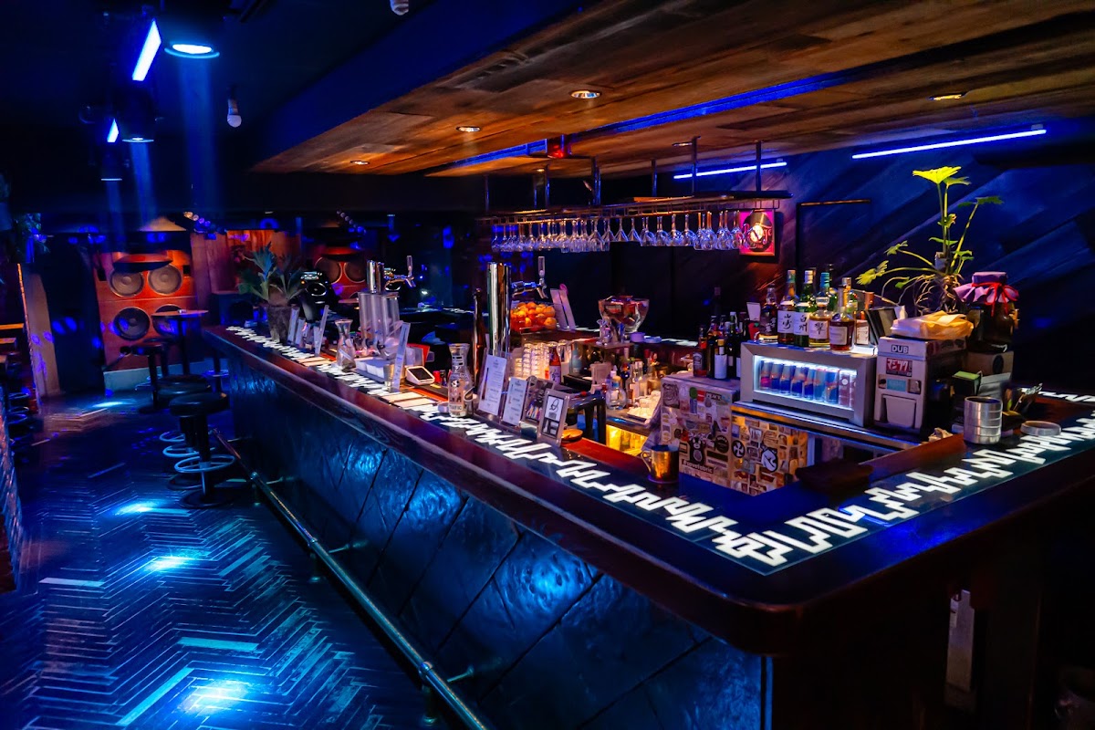 DJ BAR Bridge
